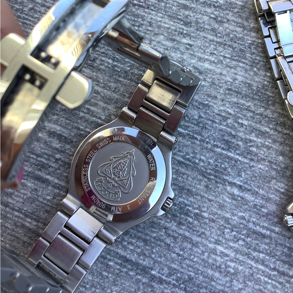 Man’s and Women’s GUCCI watch set 💙❤️ - Picture 14 of 16